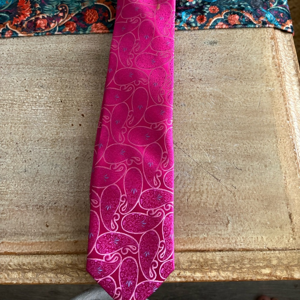 Alan Flusser pink printed tie